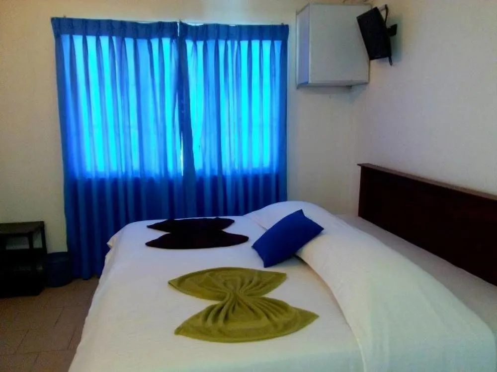 Negombo Blue Villa Hotel