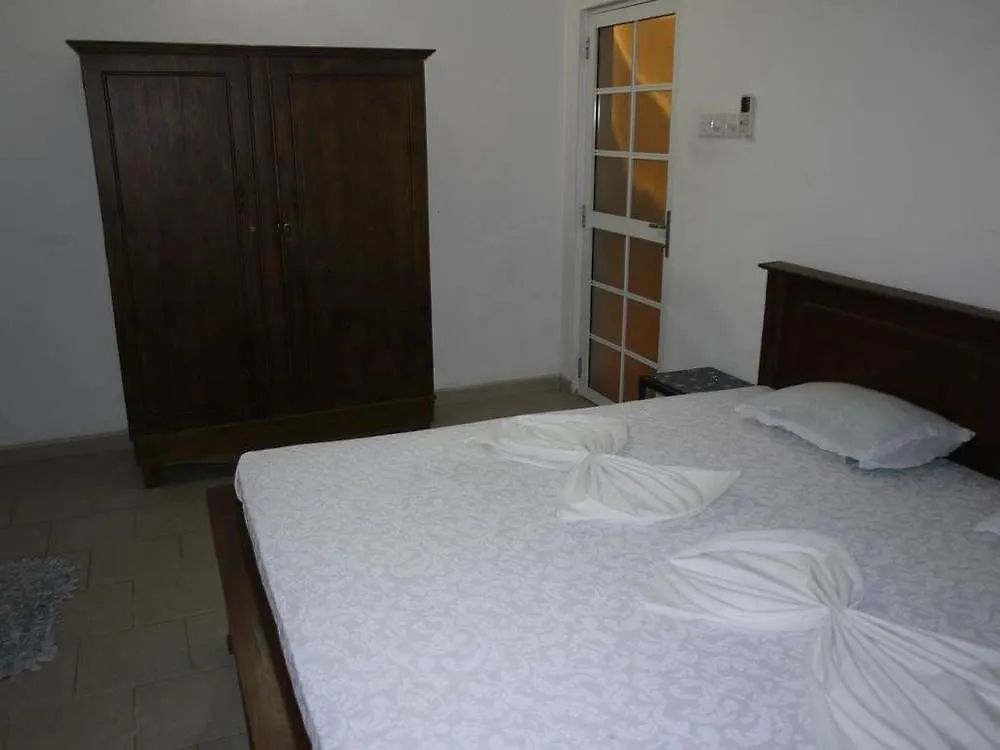 Negombo Blue Villa Hotel 3*,  斯里兰卡