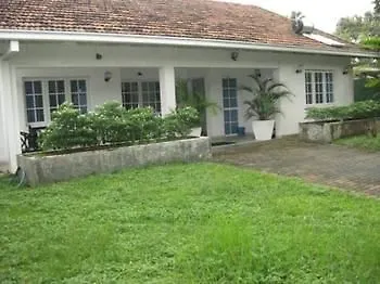 Negombo Blue Villa Hotel